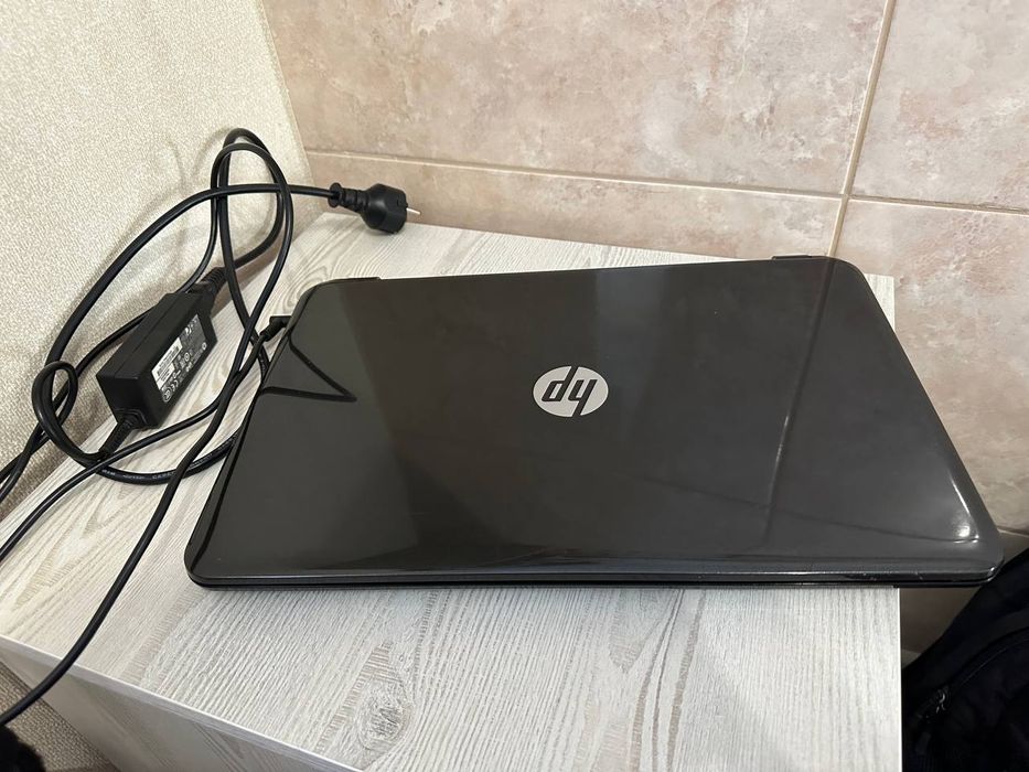 Ноутбук hp в робочому стані