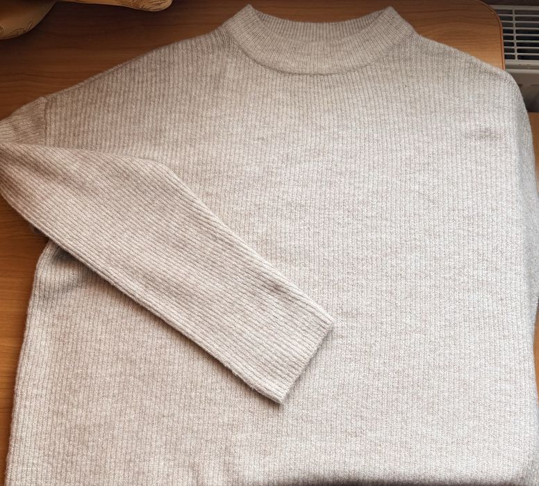 3 светра жіночих  на розмір L