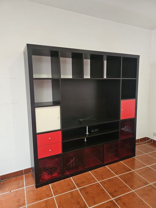 Estante IKEA, modelo Kallax