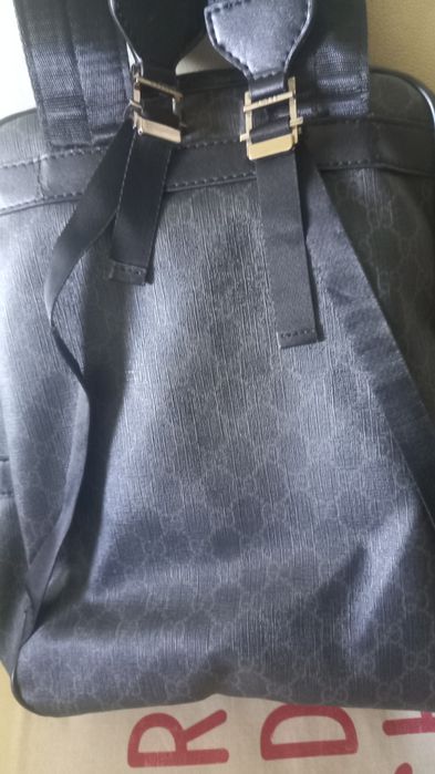 Mochila muito boa.
