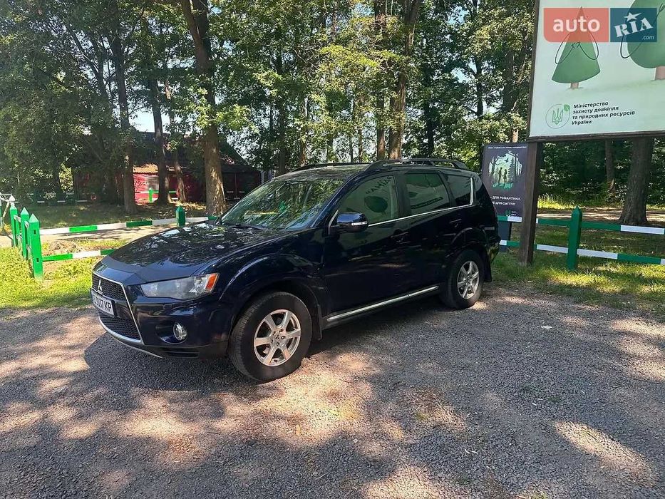 Mitsubishi Outlander 2012