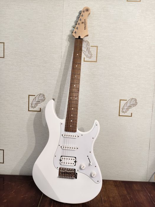 Електрогітара Yamaha Pacifica 012  Комплект