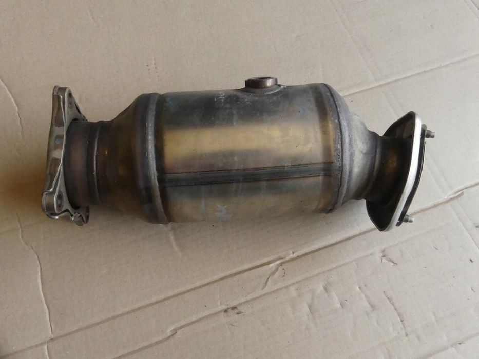 audi a4 b9 katalizator 4m0131703f