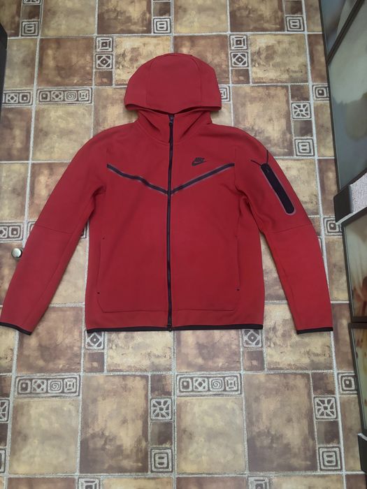 nike tech fleece red