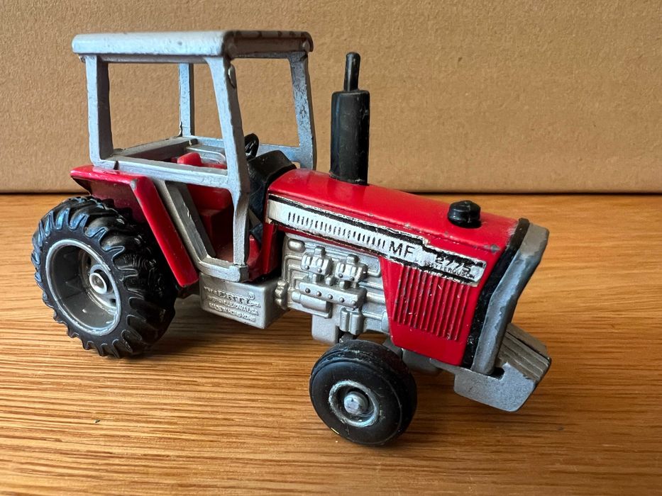Model pojazdu - ERTL - Massey Ferguson 2775 - 1980