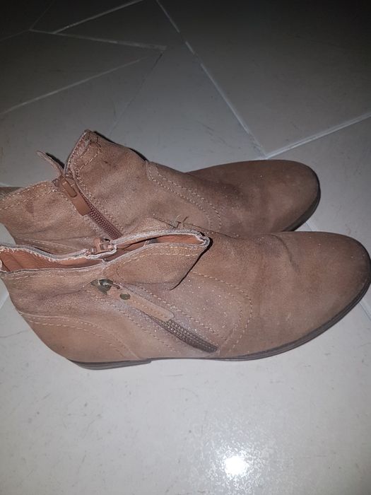 Botim camel tamanho 36