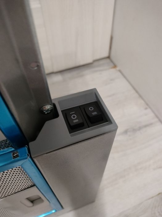 Nowy srebrny okap Amica