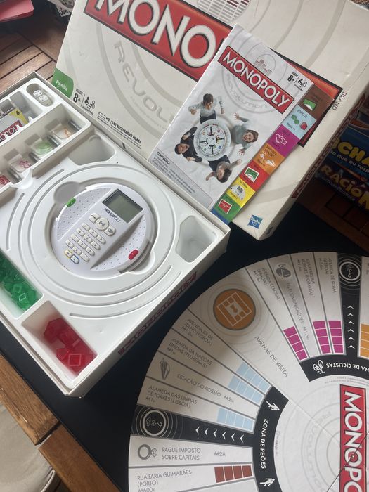 Monopoly Revolution com máquina de cartões