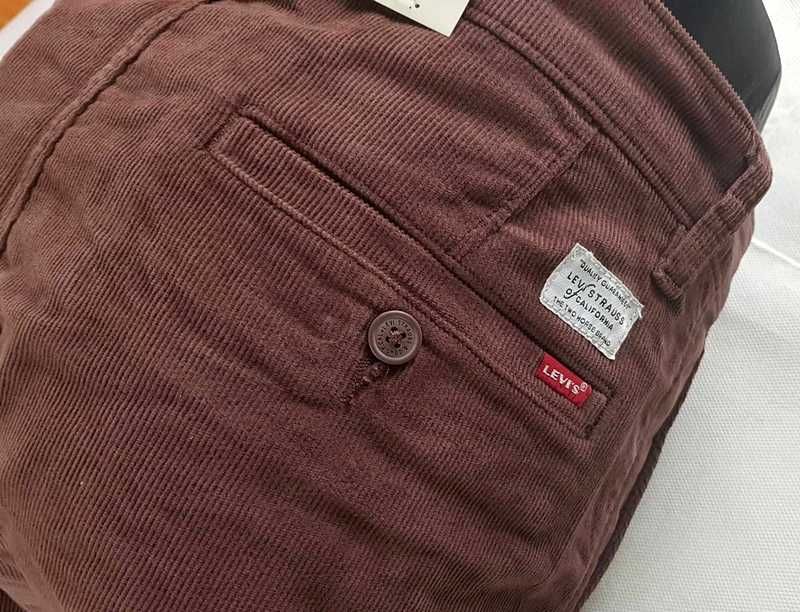 Męskie spodnie sztruksowe Levi's - XX Chino Levis brązowe nowe W32/L34