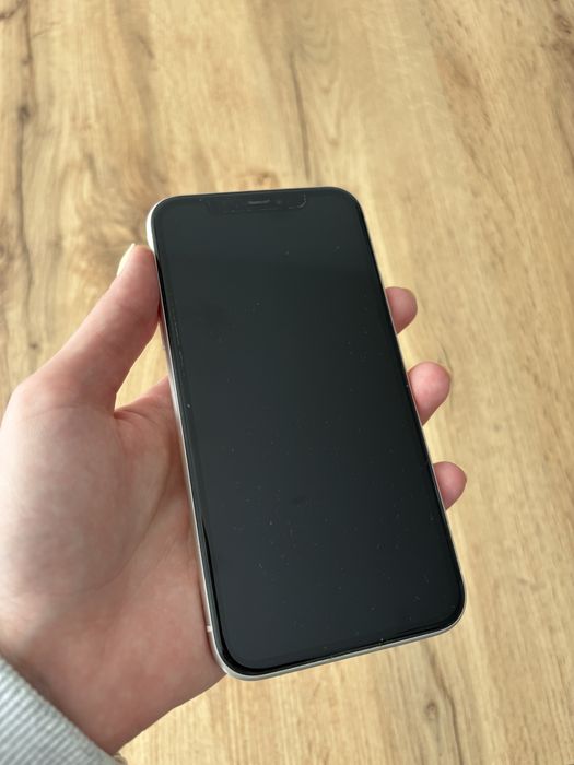 Iphone 11 w bardzo dobrym stanie