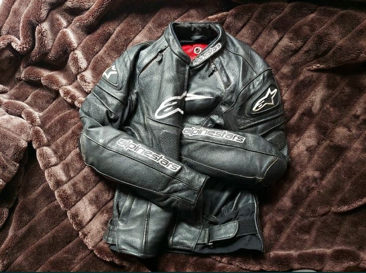 Мотокожанка мотокуртка фірми IXS dainese alpinestars bmw оригінал 

Ст