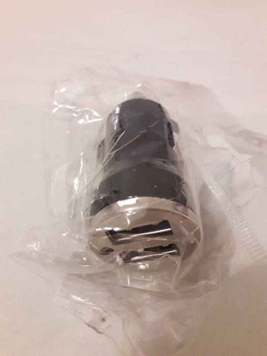 Ligaçãp USB iscqueiro carro com duple entrada USB 2€