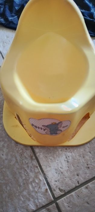 Cadeira de carro para bebé ,carrinho de passeio e potes