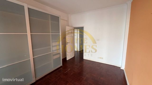 Apartamento T2 em Oeiras.