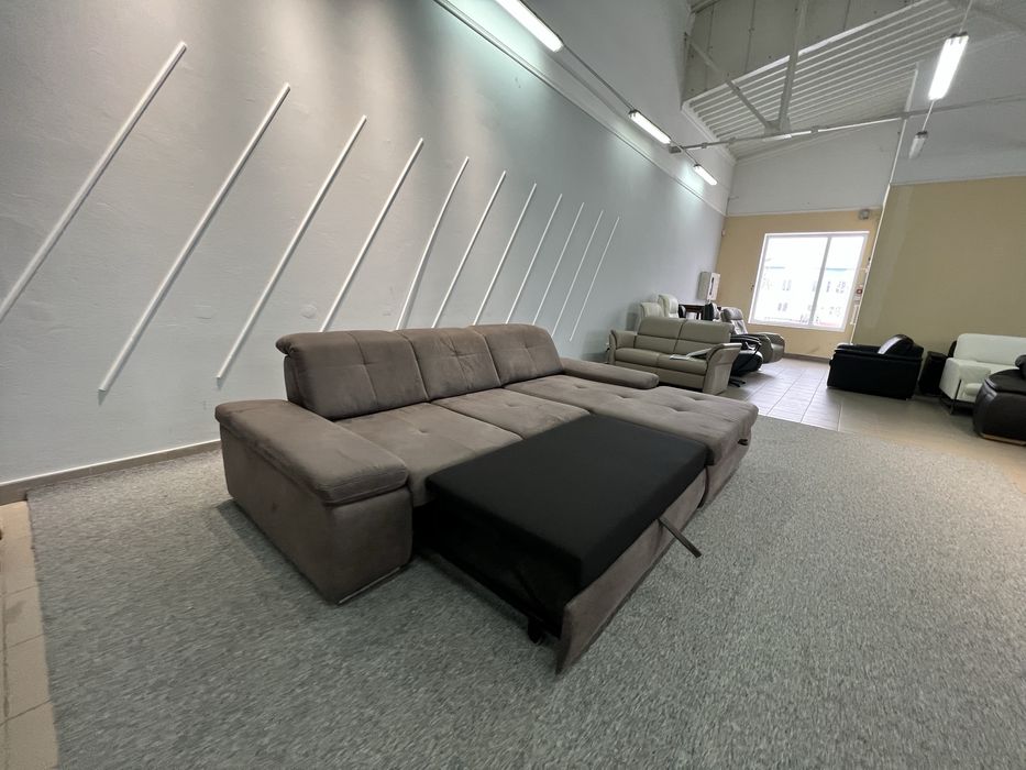 Виставковий розкладний диван тканина з нішею стан нового