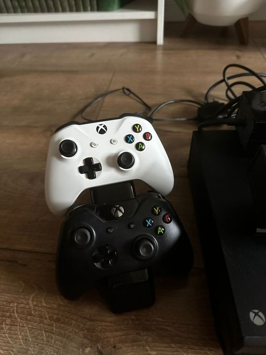 Xbox one kinect 2 pady ladowarka