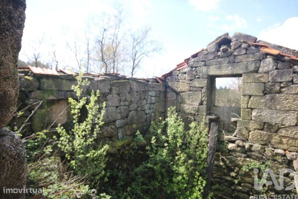 Casa rústica em Cambra e Carvalhal de Vermilhas de 3971 m2