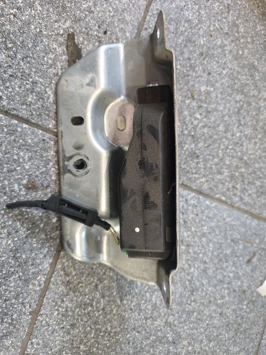 Peugeot 807 Citroen C8 Zamek klapy Bagażnika tył