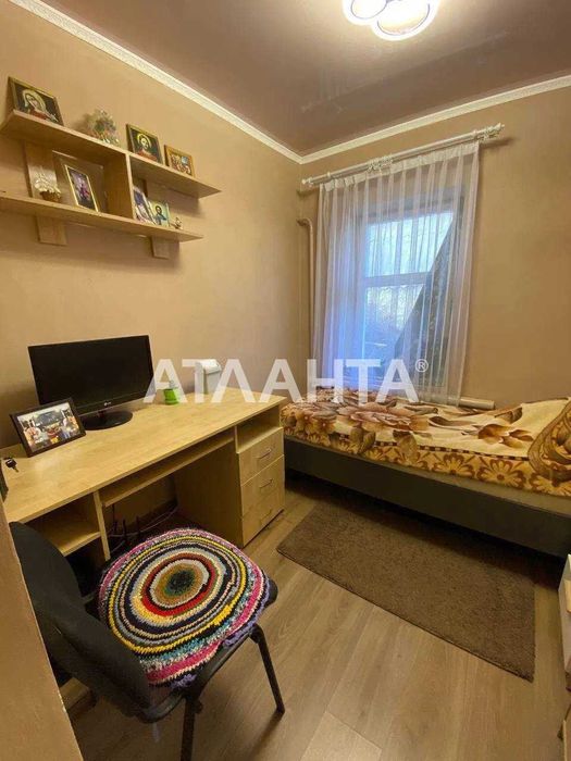 В продаже часть дома с земельным участком с. Дачное. Под Євідновлення!