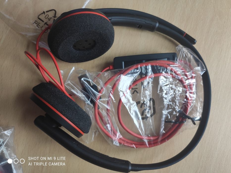 Гарнитура (наушники) Plantronics Blackwire C3220 (209745-201)