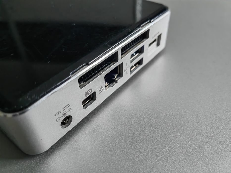 Intel NUC 5i3RYK / i3 / 8GB / 128SSD /