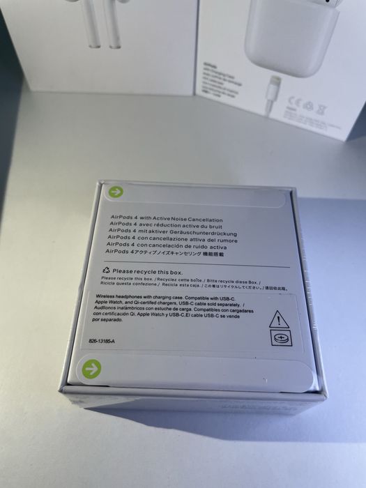 Навушники Airpods 4