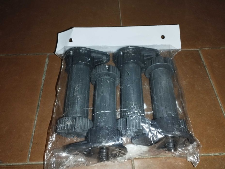 Conjunto 4 pés para móveis