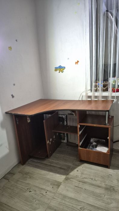 Стіл комп'ютерний розбірний