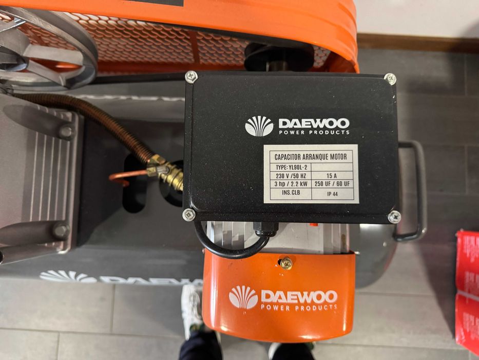 Compressor Daewoo 100L COMO NOVO