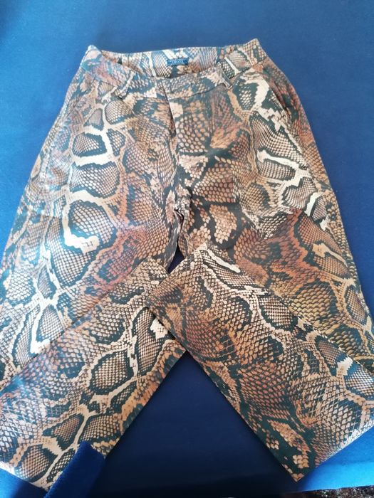 Calça de marca Colcci