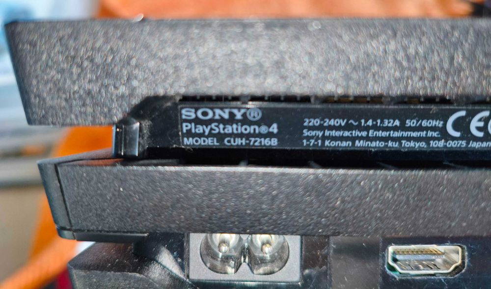 Playstation 4 Pro 1TB / CUH-7216B / FW-13.00