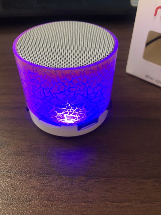 Маленькая портативная колонка