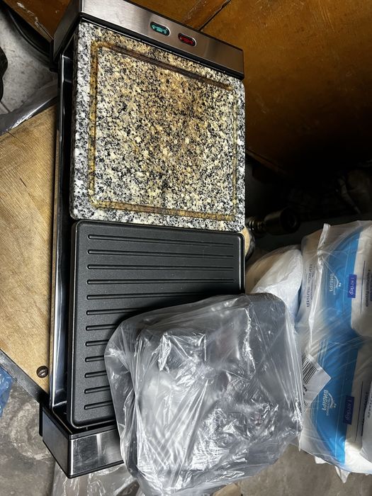 Гриль з камнем та решіткою