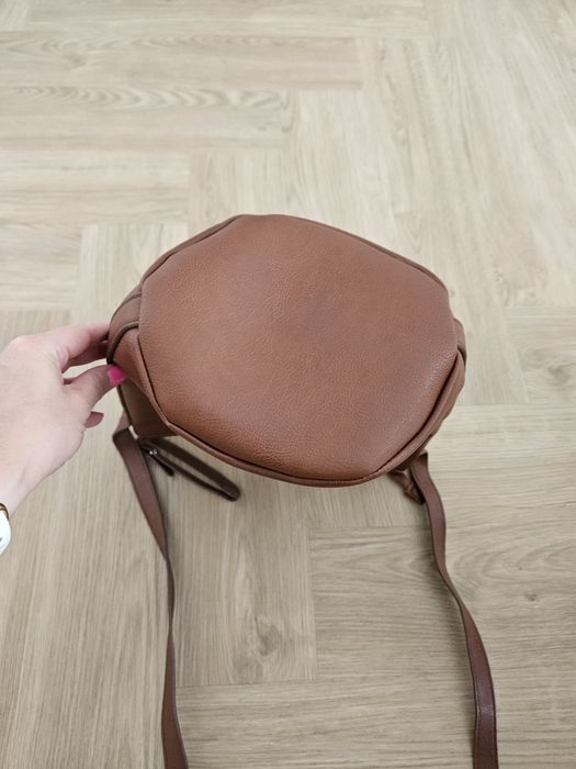Brązowa torebka listonoszka na ramię stan b. dobry