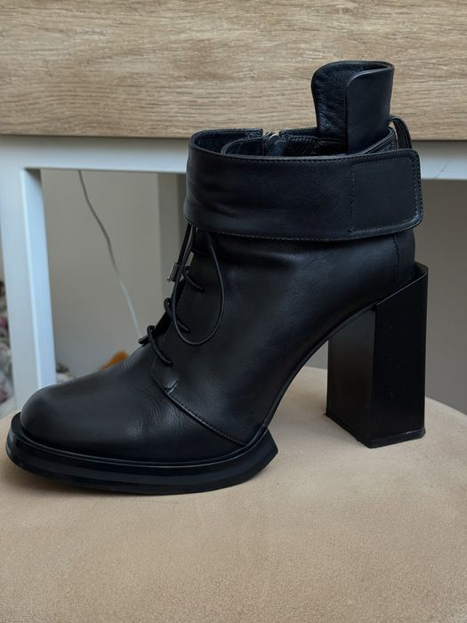 Осінні черевики від ESTRO