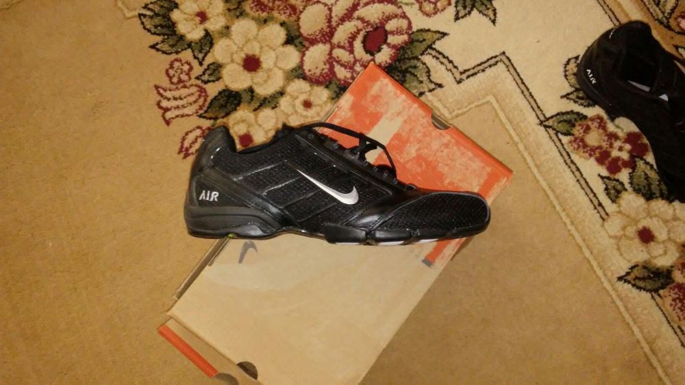 Фирменные кроссовки Air Nake