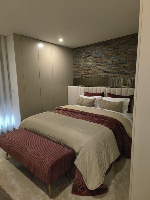 Banqueta e colcha cama