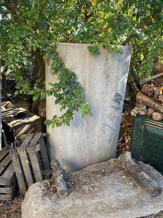 Cuba de vinho em cimento