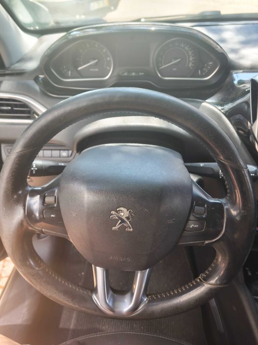 Peugeot 208 vti 2013