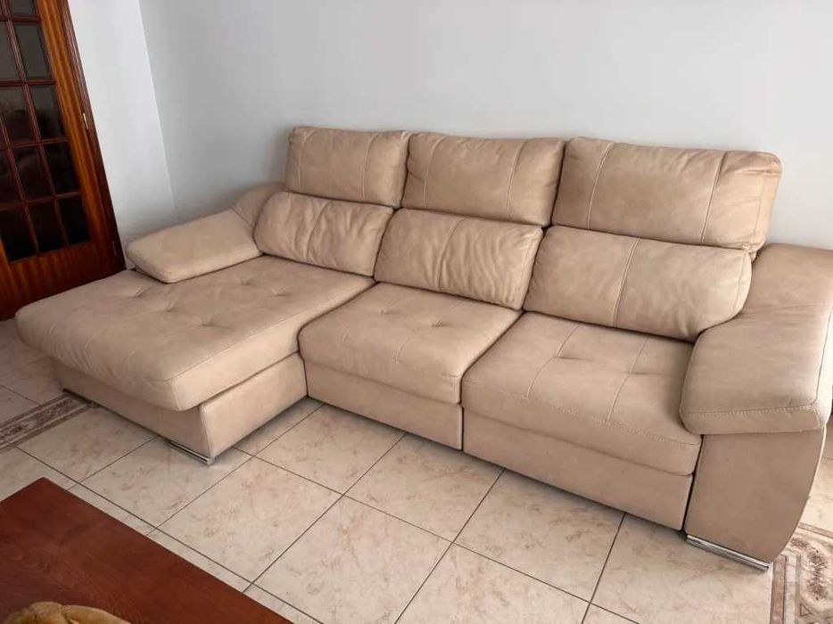 Sofá com chaise longue 290 cm bege com cabeceiras, perfeito estado