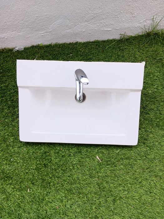 Bidé com torneira/lavatório de armário