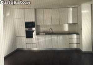 Alugo Habitação T1 (a partir de dia 1 de outubro)