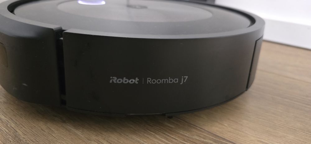 Aspirador robot Roomba serie j7