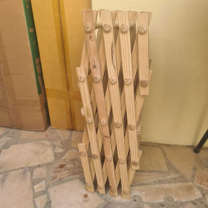 Garrafeiras dobráveis para 14 garrafas (empilháveis)