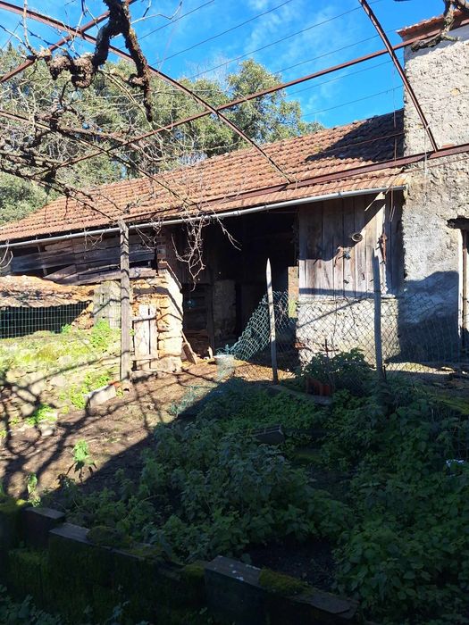 Quintinha Poço e Terreno - Stone house