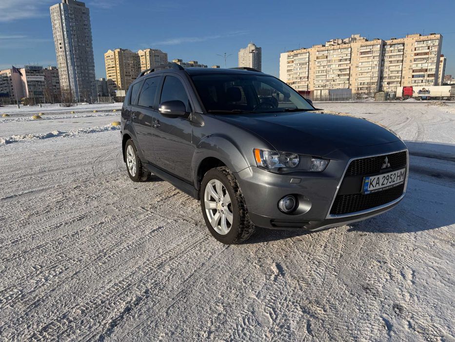 Mitsubishi Outlander XL 2012 2.4 бензин