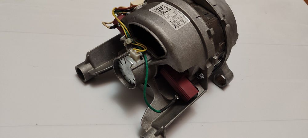 Мотор Zanussi 6 контактов