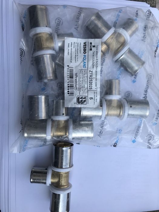 Trójnik redukcyjny 25x20x25 mm Vesbo