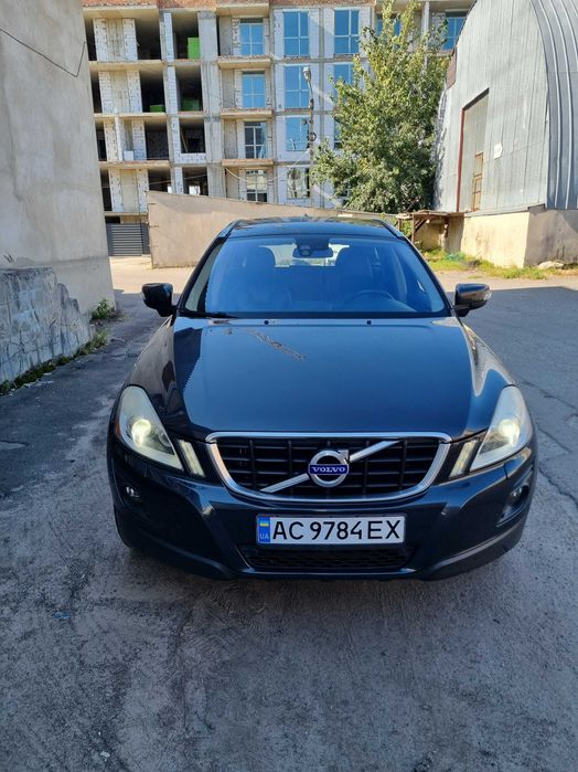 Volvo XC60 2.4D D5 автомат Summum