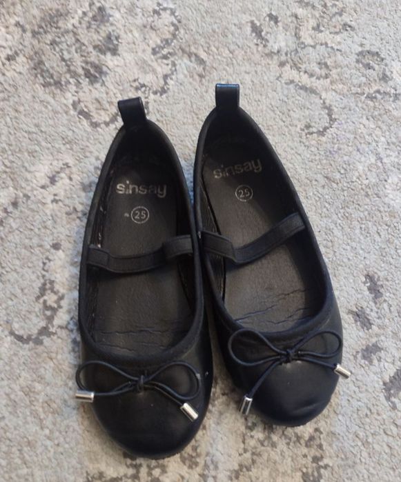 Отдам детскую обувь